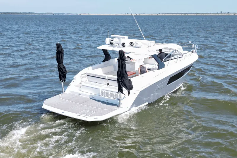 Slide: The Image of Cruisers Yachts 390 Express Coupe 2018 - 6