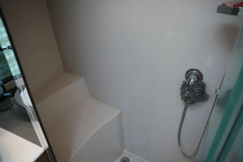 Slide: The Image of Cruisers Yachts 390 Express Coupe 2018 - 60