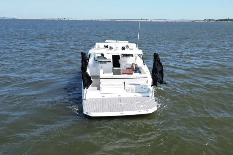 Slide: The Image of Cruisers Yachts 390 Express Coupe 2018 - 7