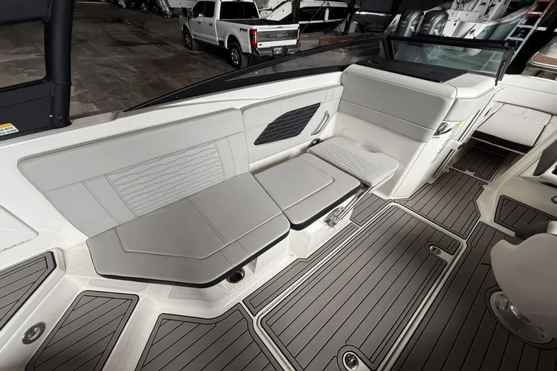 Slide: The Image of Sea Ray SPX 230 Outboard 2023 - 12