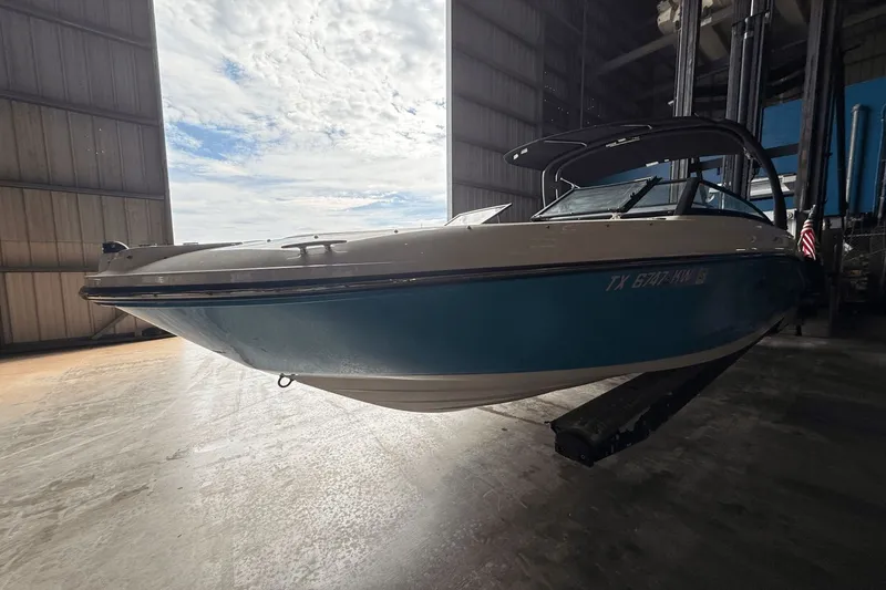 Slide: The Image of Sea Ray SPX 230 Outboard 2023 - 2