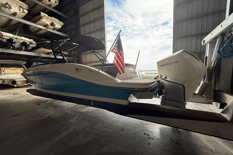 Slide: The Image of Sea Ray SPX 230 Outboard 2023 - 3