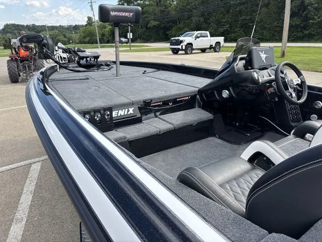 Slide: The Image of Phoenix Bass Boat 819 ZXL 2026 - 11