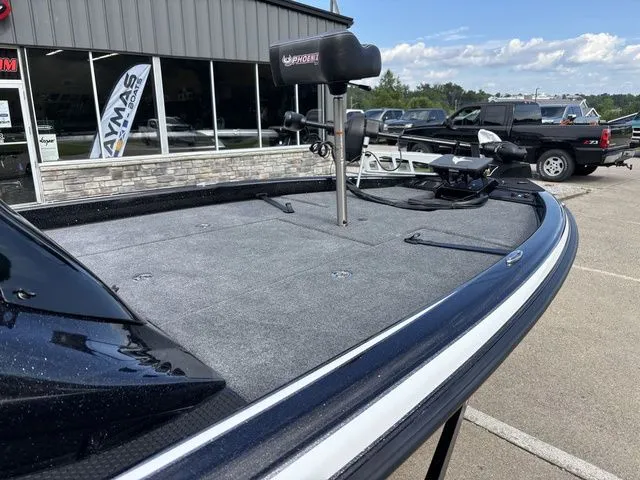Slide: The Image of Phoenix Bass Boat 819 ZXL 2026 - 6