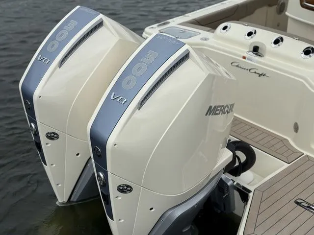 Slide: The Image of Chris-Craft Catalina 28 CS 2026 - 15