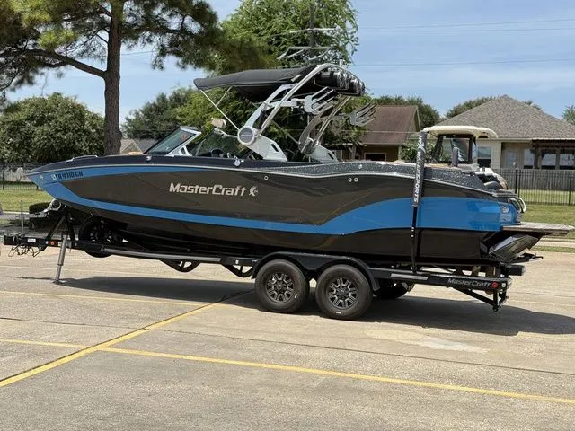 The Image of MasterCraft X24 2019 - 1