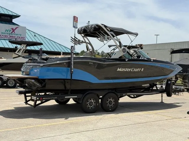Slide: The Image of MasterCraft X24 2019 - 18