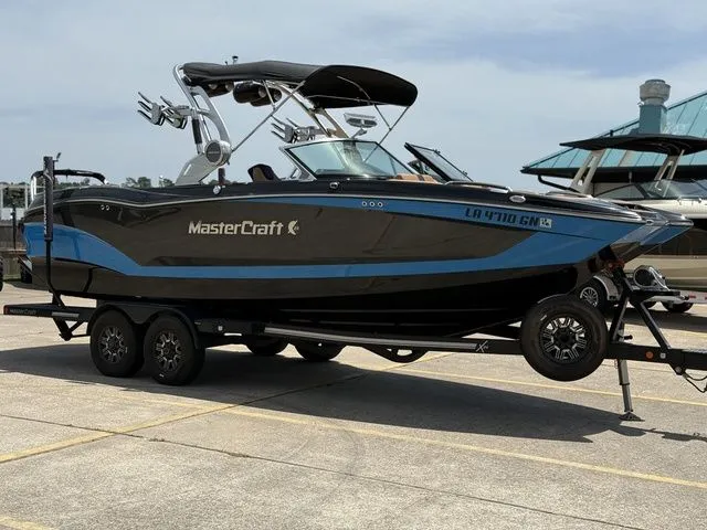 Slide: The Image of MasterCraft X24 2019 - 7