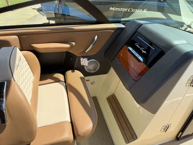 Slide: The Image of Chris-Craft Sportster 28 2026 - 18
