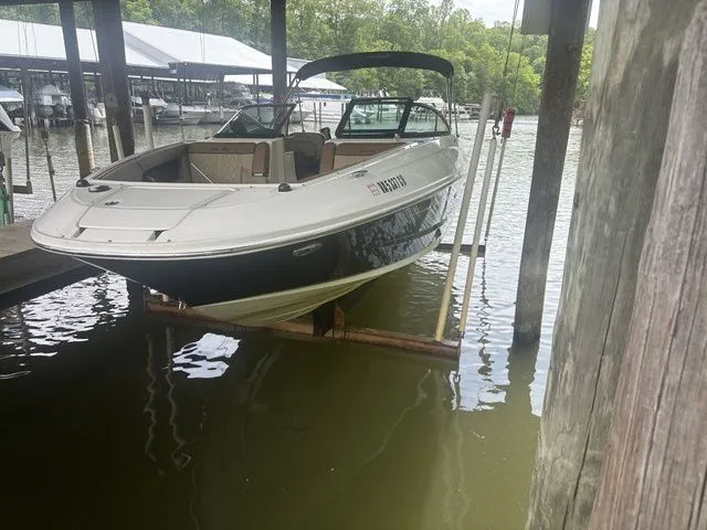 Slide: The Image of Sea Ray 240 Sundeck 2015 - 2