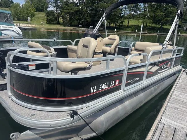 Slide: The Image of Sun Tracker Bass Buggy 18 DLX 2019 - 4