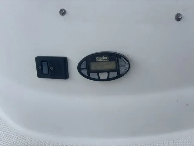 Slide: The Image of Sea Ray 240 Sundeck 2005 - 4