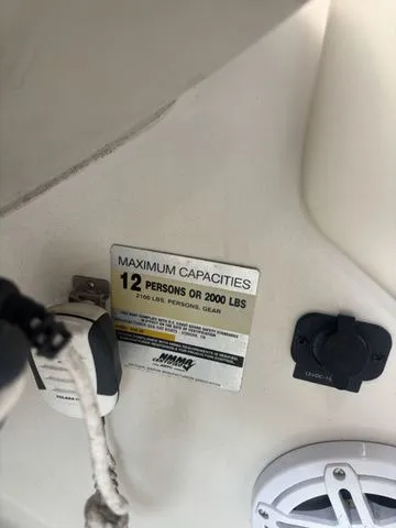 Slide: The Image of Sea Ray 240 Sundeck 2005 - 7