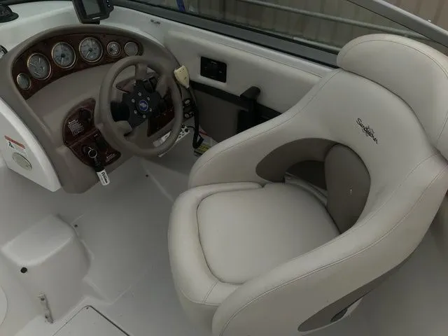 Slide: The Image of Four Winns 245 Sundowner 2003 - 15