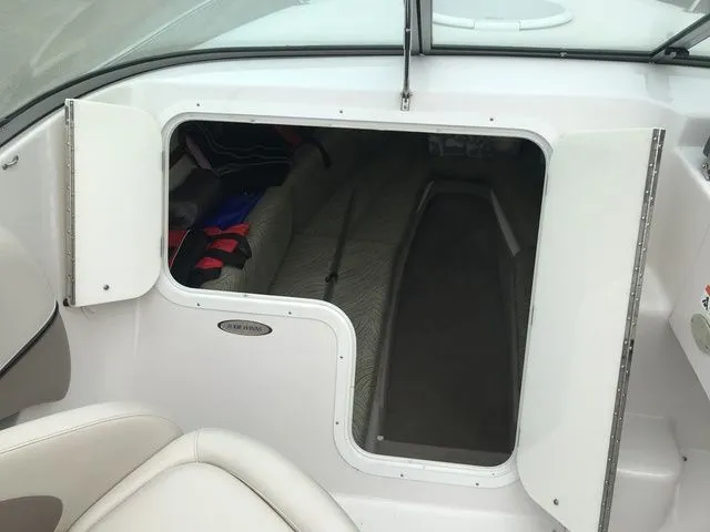 Slide: The Image of Four Winns 245 Sundowner 2003 - 18