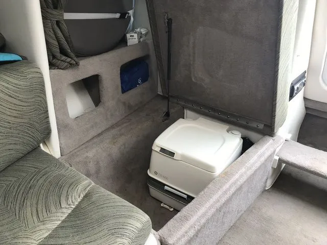 Slide: The Image of Four Winns 245 Sundowner 2003 - 23