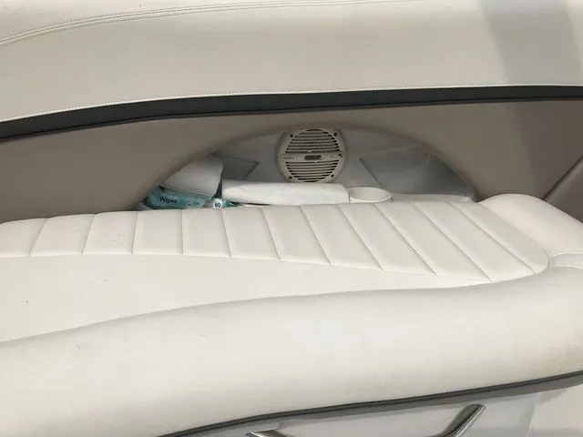 Slide: The Image of Four Winns 245 Sundowner 2003 - 35