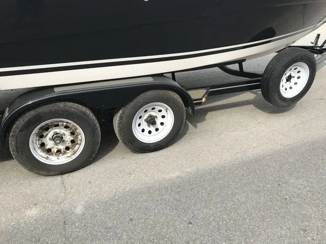 Slide: The Image of Four Winns 245 Sundowner 2003 - 37