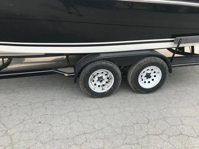 Slide: The Image of Four Winns 245 Sundowner 2003 - 38