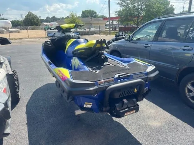 Slide: The Image of Sea-Doo WAKE™ PRO 230 2021 - 3