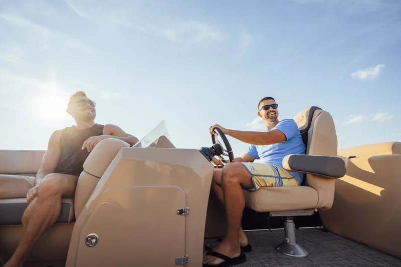 Slide: The Image of Harris Cruiser 230 2026 - 41