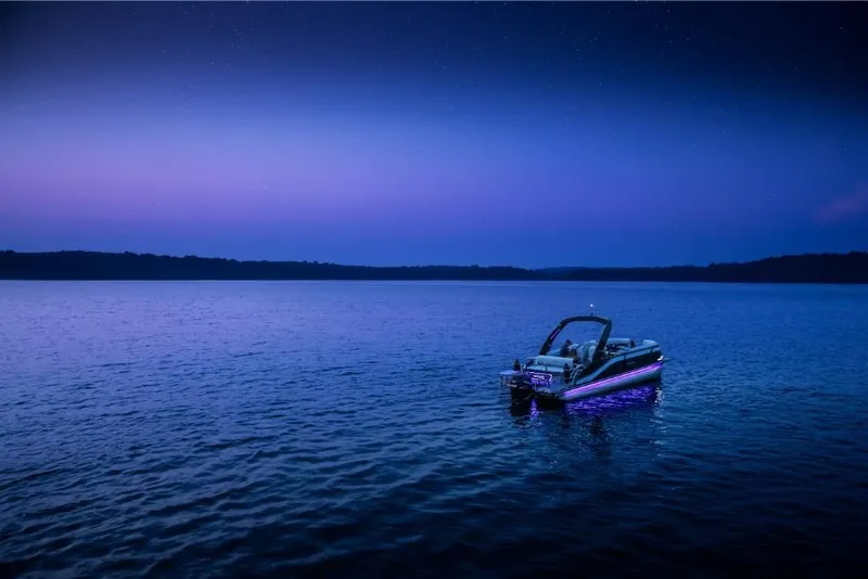 Slide: The Image of Harris Grand Mariner 250 2026 - 4