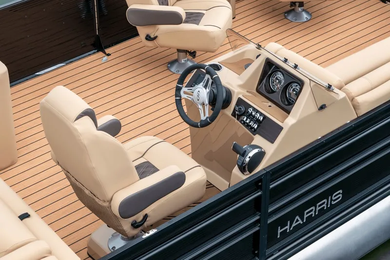 Slide: The Image of Harris Sunliner 250 2026 - 10