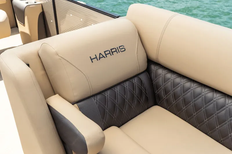 Slide: The Image of Harris Sunliner 250 2026 - 18