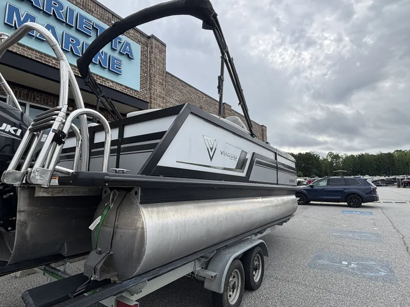 Slide: The Image of Viaggio Diamante D21U w/Suzuki 140HP Engine and Trailer Included 2021 - 5