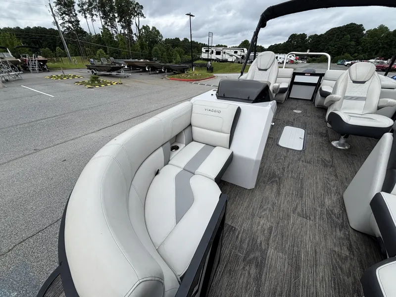 Slide: The Image of Viaggio Diamante D21U w/Suzuki 140HP Engine and Trailer Included 2021 - 7