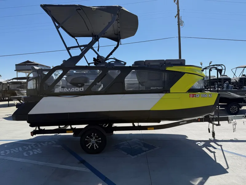 Slide: The Image of Sea-Doo Switch Cruise 18 2023 - 8