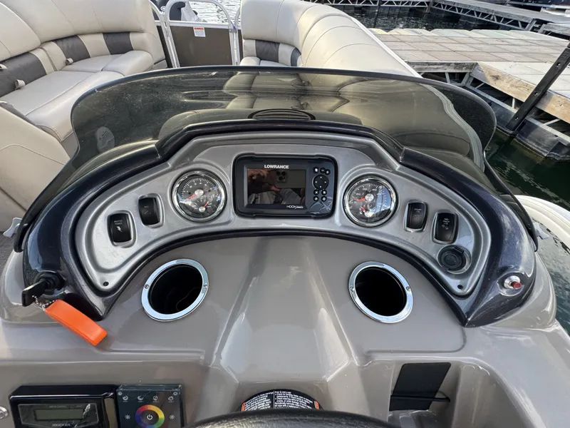 Slide: The Image of Sun Tracker Party Barge 22 RF DLX 2022 - 24