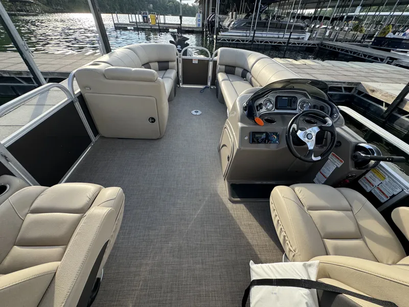 Slide: The Image of Sun Tracker Party Barge 22 RF DLX 2022 - 31