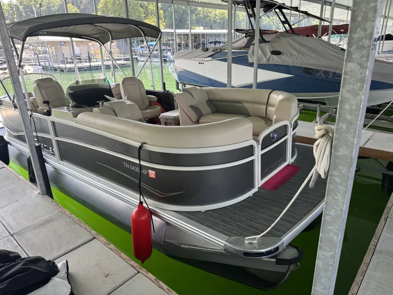 Slide: The Image of Premier SunSpree 220 2021 - 10