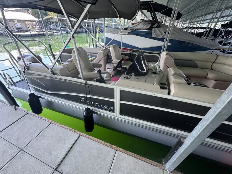 Slide: The Image of Premier SunSpree 220 2021 - 11