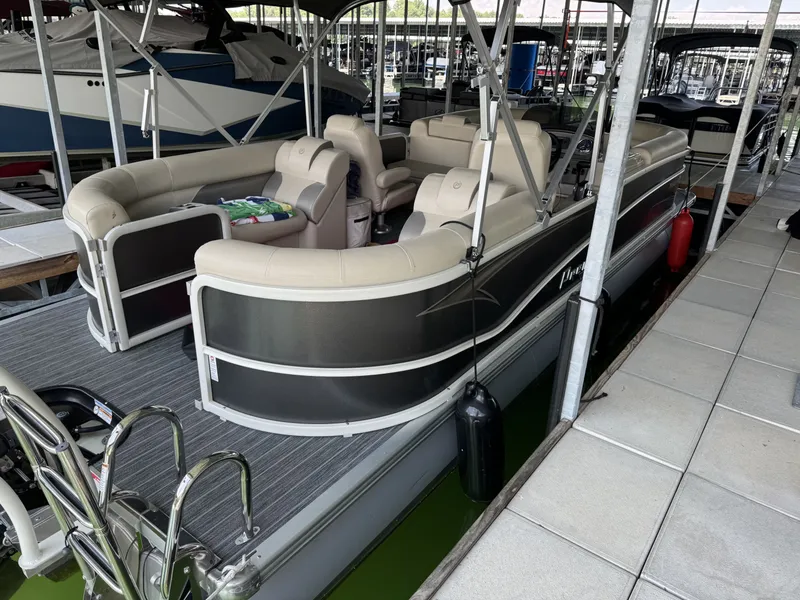 Slide: The Image of Premier SunSpree 220 2021 - 12