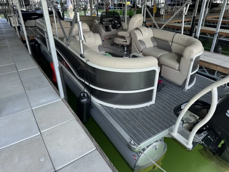 Slide: The Image of Premier SunSpree 220 2021 - 13