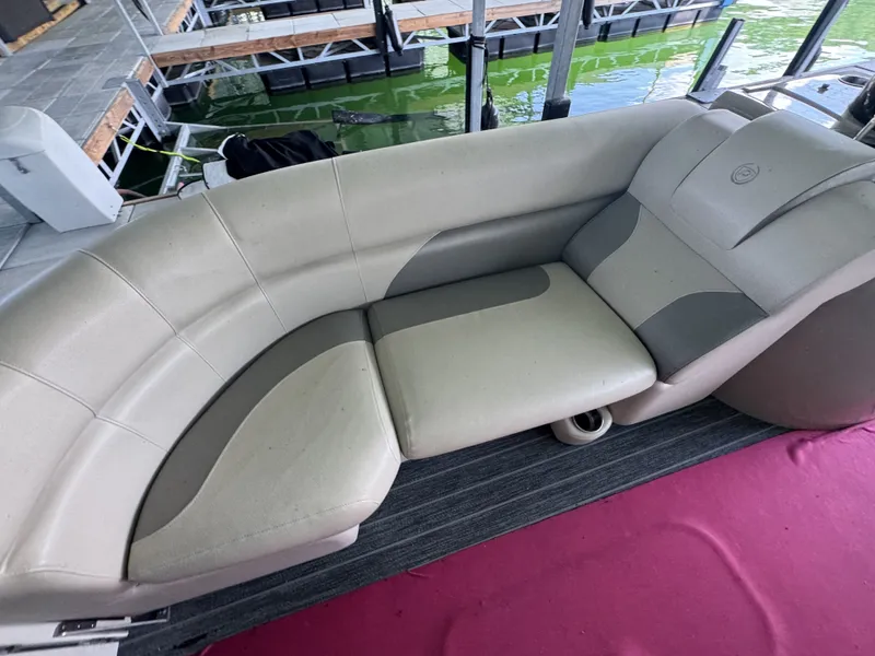 Slide: The Image of Premier SunSpree 220 2021 - 16