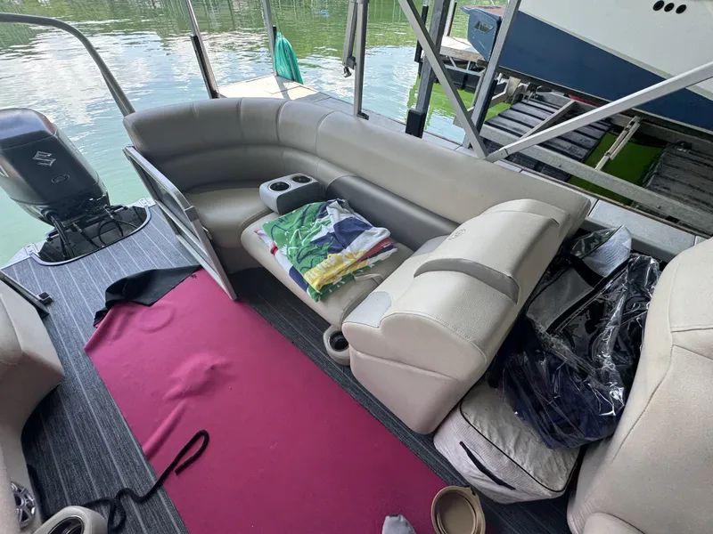 Slide: The Image of Premier SunSpree 220 2021 - 18