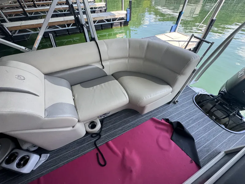 Slide: The Image of Premier SunSpree 220 2021 - 5