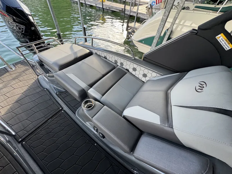 Slide: The Image of Manitou XT 27 Split Rear Windshield (SRW) 2024 - 14