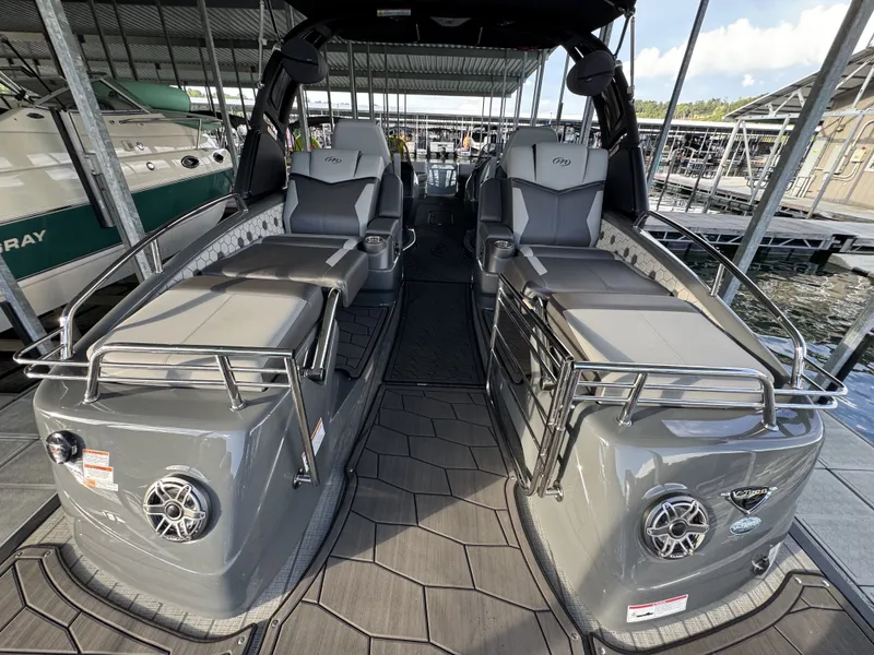 Slide: The Image of Manitou XT 27 Split Rear Windshield (SRW) 2024 - 17