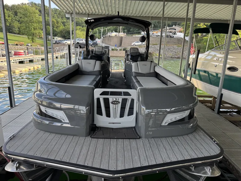 Slide: The Image of Manitou XT 27 Split Rear Windshield (SRW) 2024 - 22