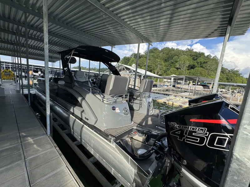 Slide: The Image of Manitou XT 27 Split Rear Windshield (SRW) 2024 - 24