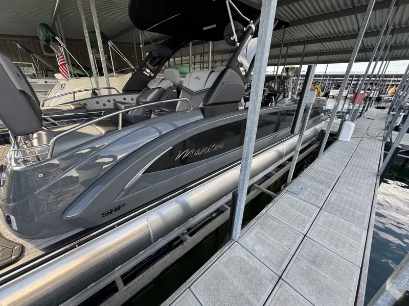 Slide: The Image of Manitou XT 27 Split Rear Windshield (SRW) 2024 - 25