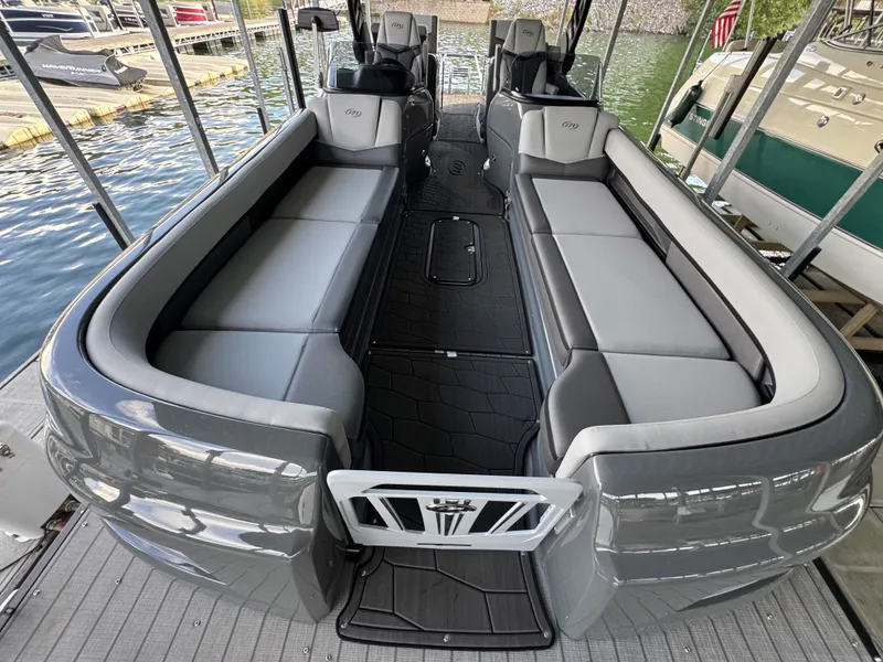 Slide: The Image of Manitou XT 27 Split Rear Windshield (SRW) 2024 - 26