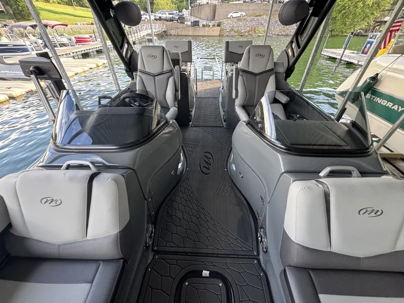 Slide: The Image of Manitou XT 27 Split Rear Windshield (SRW) 2024 - 28