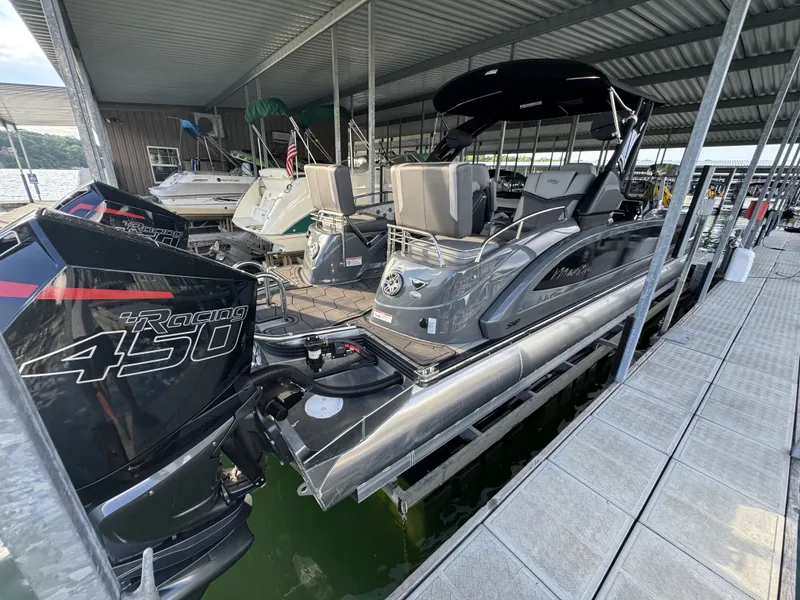 Slide: The Image of Manitou XT 27 Split Rear Windshield (SRW) 2024 - 6