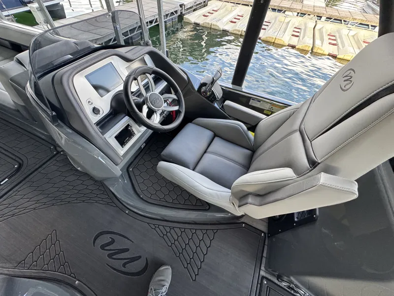 Slide: The Image of Manitou XT 27 Split Rear Windshield (SRW) 2024 - 9