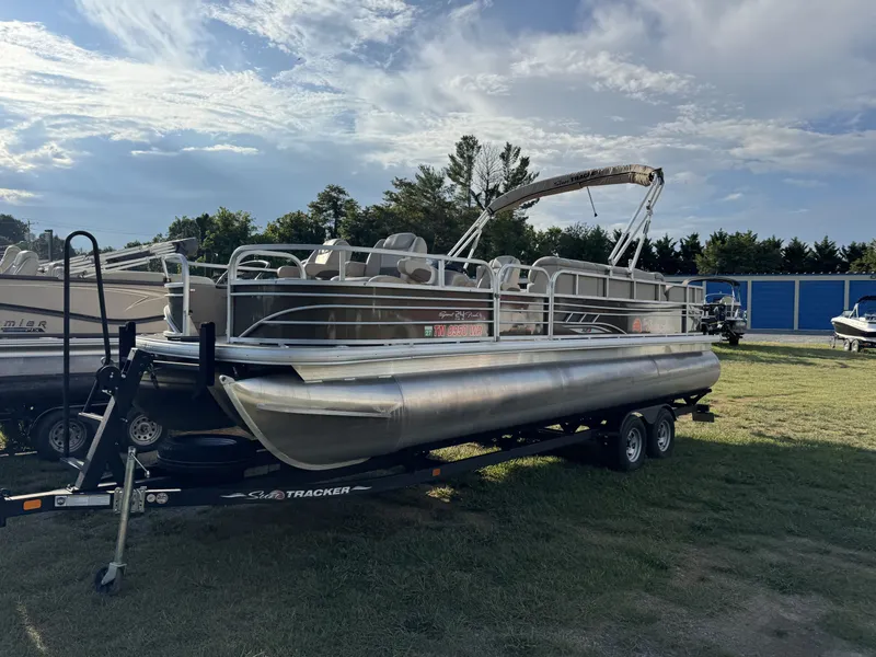 Slide: The Image of Sun Tracker Sportfish 24 XP3 2023 - 24